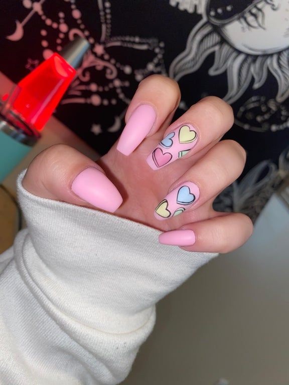 modele unghii colorate valentines day