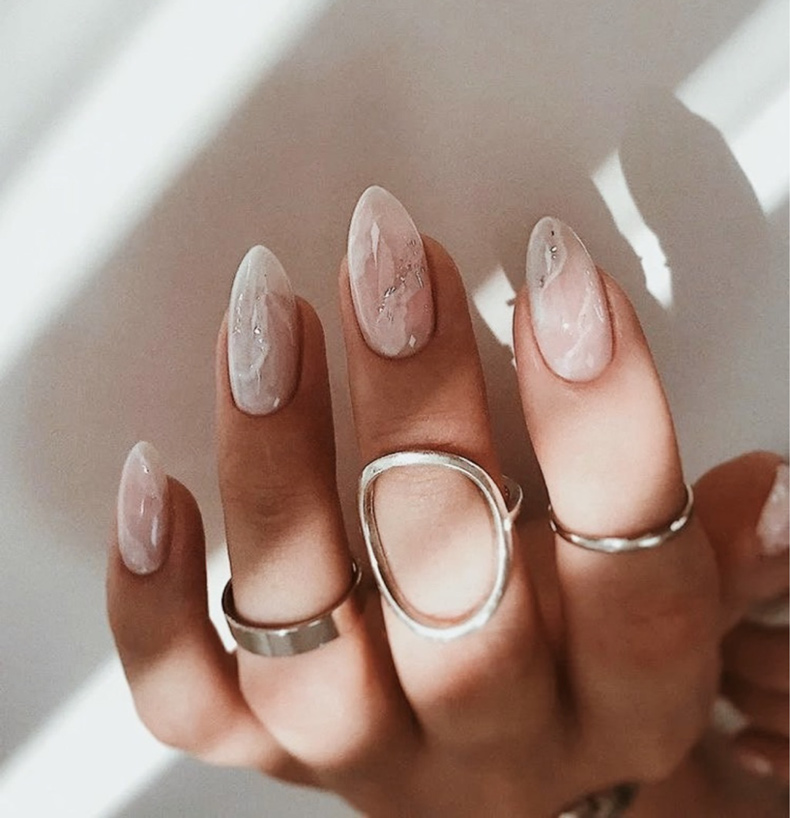 unghii rotunde alb laptos