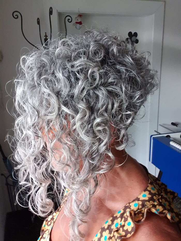 tunsori bob asimetric par cret