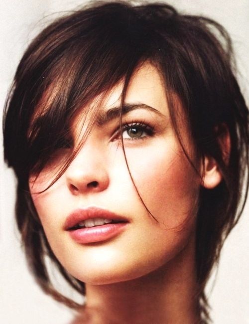 poze tunsori cu breton asimetric