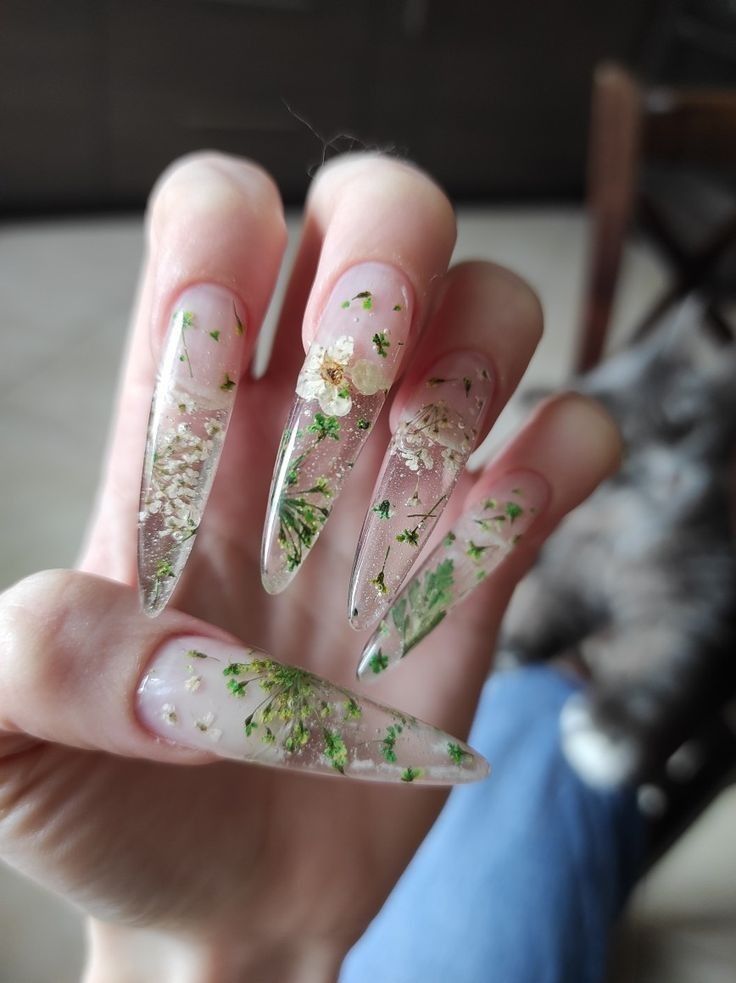 idei manichiura transparent